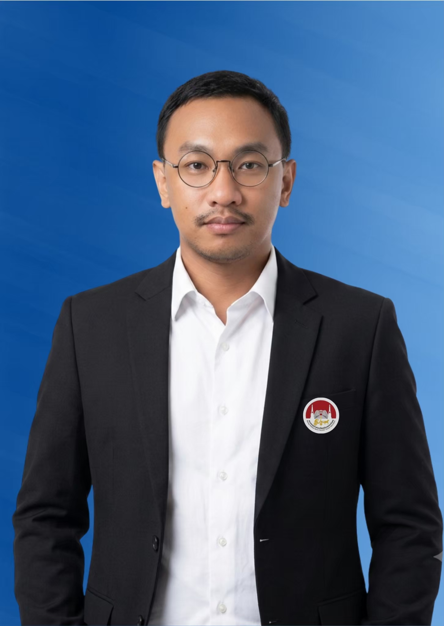 นายจารุพงษ์ โสรสิงห์